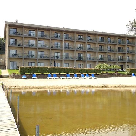 Beachfront Hotel Houghton Lake Exteriör bild
