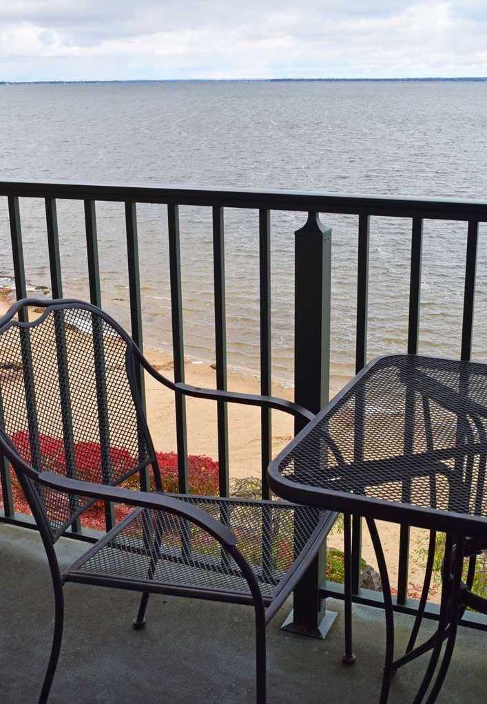 Beachfront Hotel Houghton Lake Bekvämligheter bild