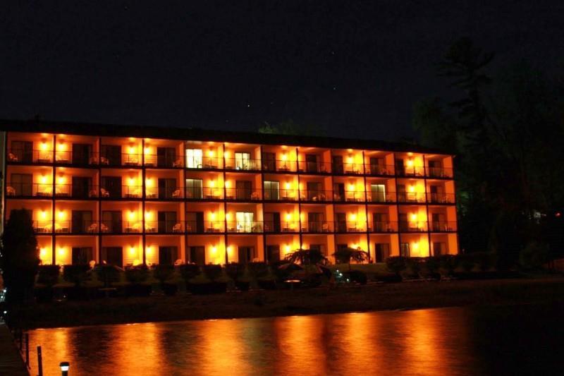Beachfront Hotel Houghton Lake Exteriör bild