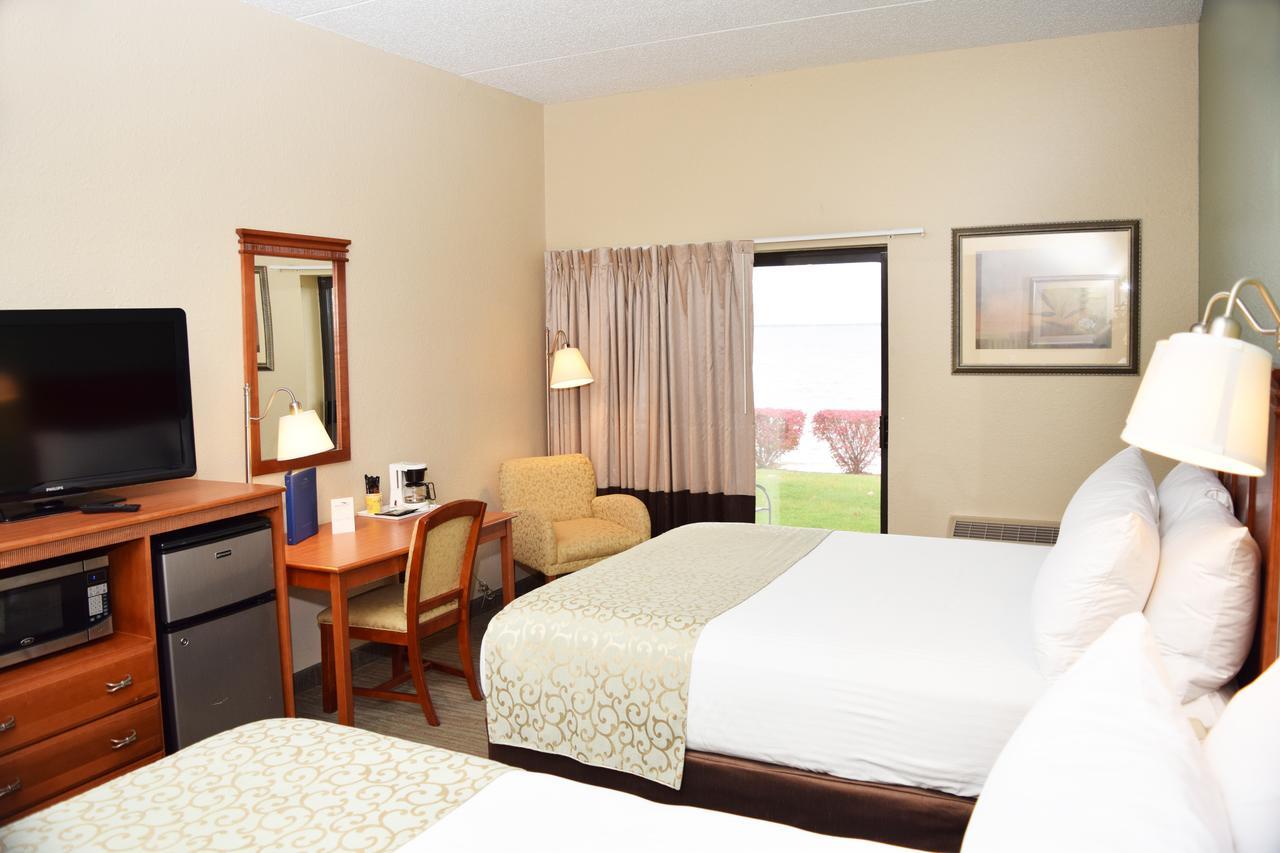 Beachfront Hotel Houghton Lake Exteriör bild