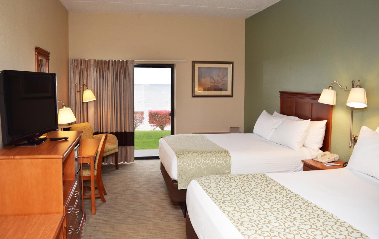 Beachfront Hotel Houghton Lake Exteriör bild