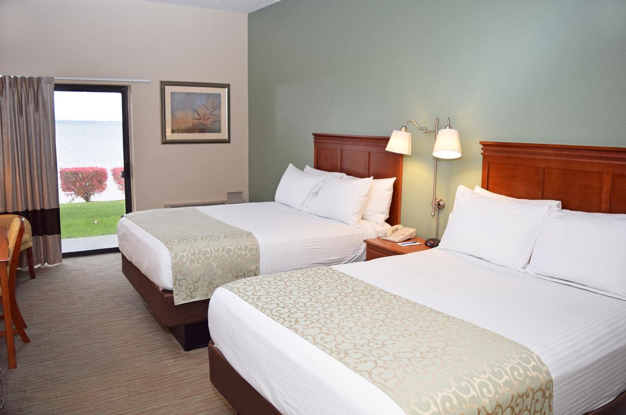 Beachfront Hotel Houghton Lake Exteriör bild