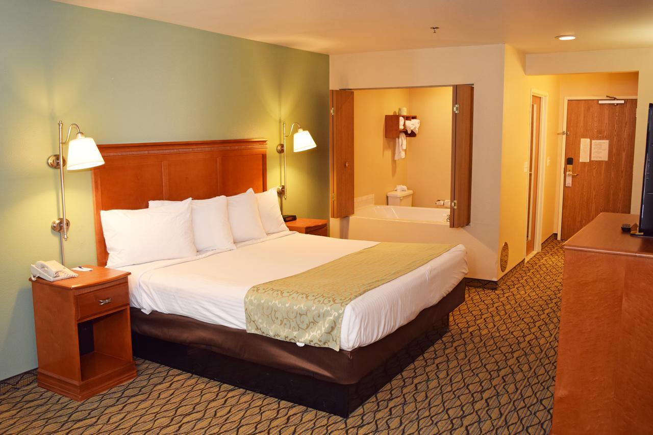 Beachfront Hotel Houghton Lake Exteriör bild