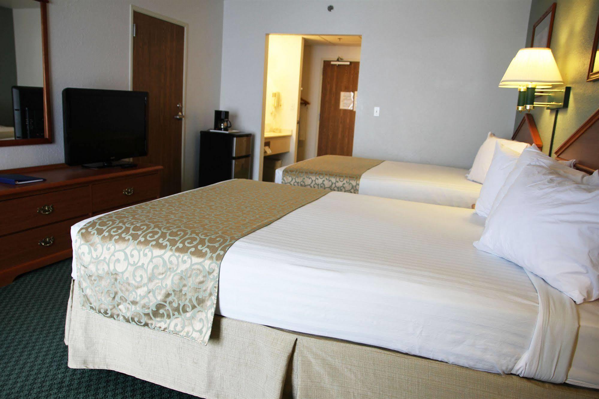 Beachfront Hotel Houghton Lake Exteriör bild
