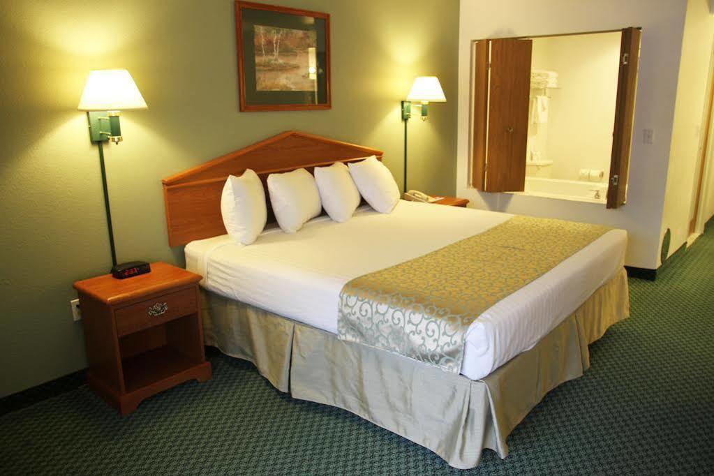 Beachfront Hotel Houghton Lake Exteriör bild